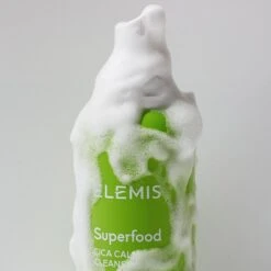 Elemis SuperfoodCICA Calm Cleansing Foam -Stralend Schoon https media prod eu 1.mirakl.net SOURCE 42eb45d7fb8a48048f97a9219fcd4e69